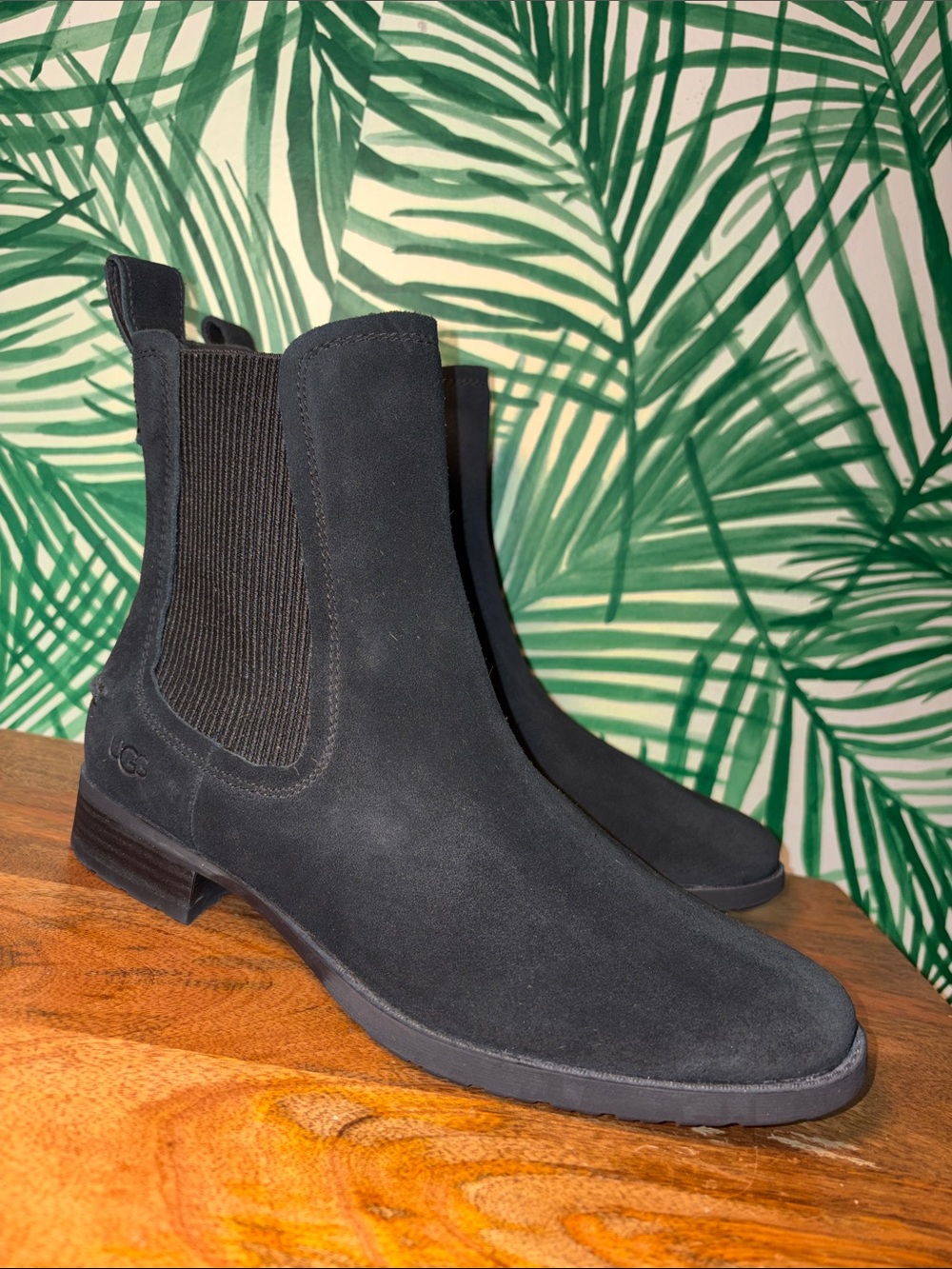 UGG Black Suede Waterproof Chelsea Boots Women’s 8 1103728